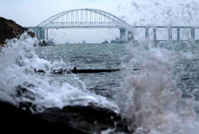 Ворог не може повністю перекрити Керченську протоку, бо Росія не готова відрізати Азовське море від міжнародного судноплавства, - Плетенчук