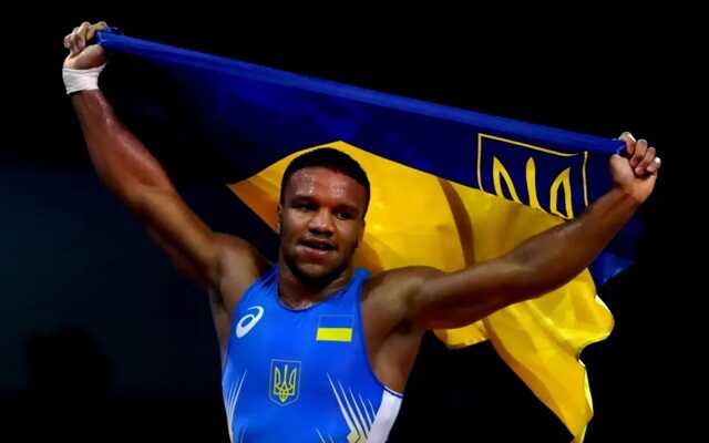 Жан Беленюк здобув "бронзу" Олімпіади-2024 з боротьби