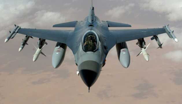 Відео з соцмереж, на якому F-16 збиває російського «шахеда», виявилося фейком