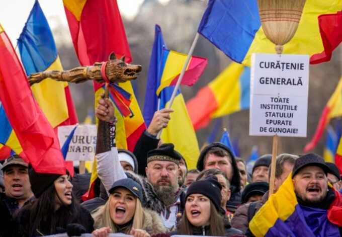 Політична напруга в Румунії: прихильники проросійського кандидата виступили проти скасування результатів виборів