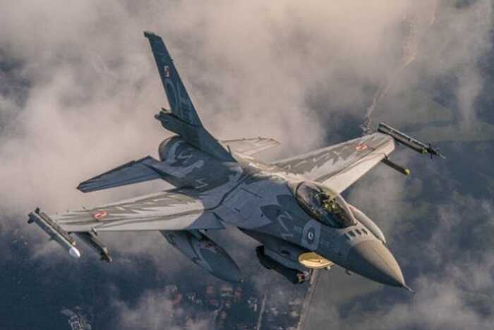 У Польщі жінка вперше стала пілотом F-16