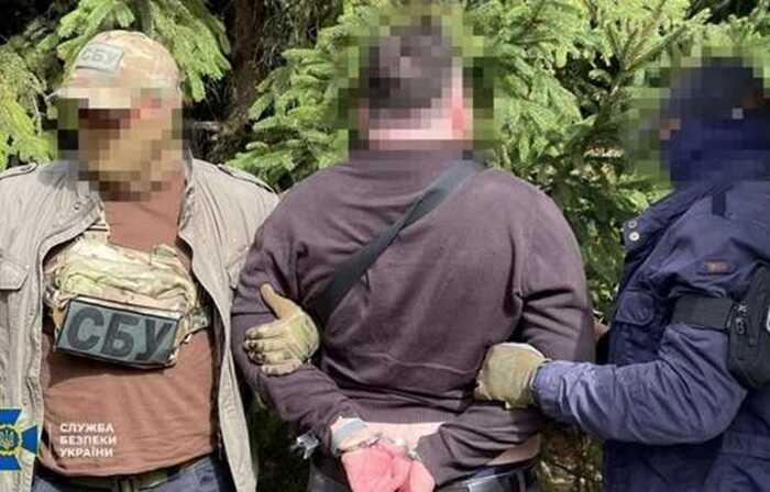 У Херсоні винесли вирок працівнику ТЦК, який за гроші виключав з військового обліку