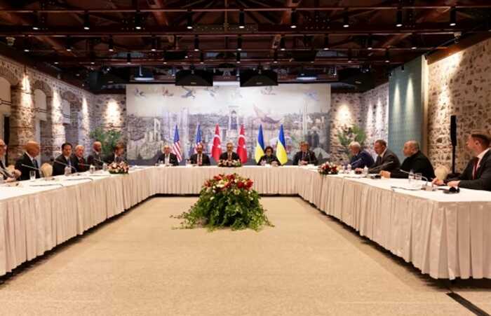 У Стамбулі стартували тристоронні переговори України, США та Туреччини